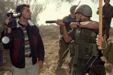 soldado-israeli-amenazando