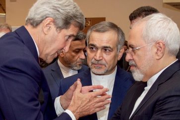 John Kerry y Mohammad Yavad Zarif