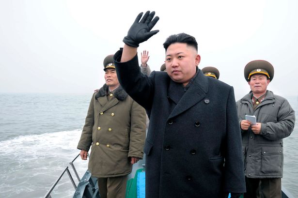 Kim Jong-un presencia unas maniobras