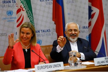 El ministro de Exteriores de Irán, Mohammad Yavad Zarif, y la jefa de Política Exterior de la UE, Federica Mogherini