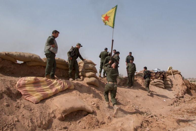 Milicianos kurdos