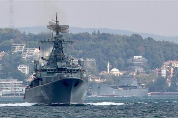 Barcos rusos atraviesan el Estrecho del Bósforo con rumbo a Siria