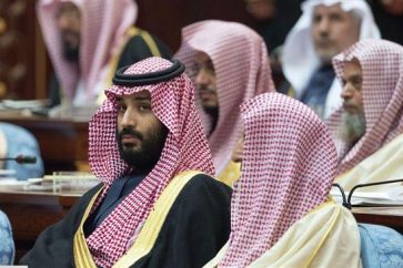 Mohammed bin Salman con representantes del Consejo de la Shura