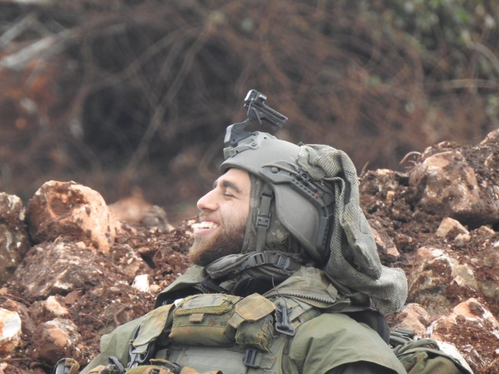 soldado-israeli-risa
