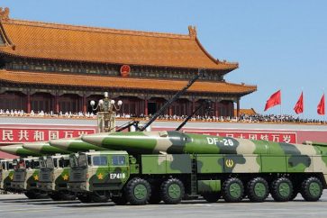 Misiles DF-26 durante un desfile en Pekín