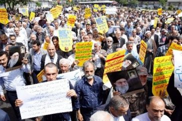 iranies-manifestacion-acuerdo-nuclear-suspension
