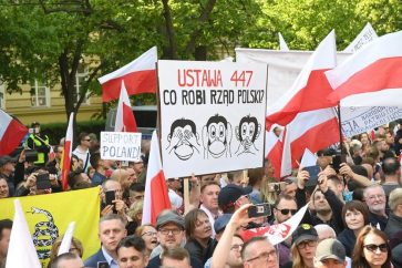 manifestacion-polacos-bienes-judios
