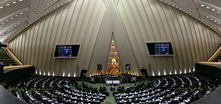  <a href="https://spanish.almanar.com.lb/1244685">Legisladores iraníes avanzan con un proyecto de ley para fortalecer las Fuerzas Armadas ante la confrontación con “Israel”</a>