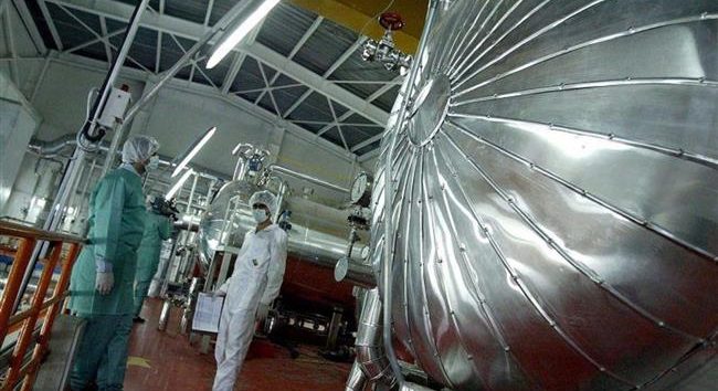  <a href="https://spanish.almanar.com.lb/1233377">Analista israelí: Destruir el programa nuclear de Irán con bombas es imposible</a>
