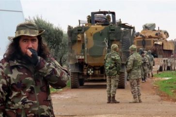 Soldados turcos y mercenarios sirios en Idleb