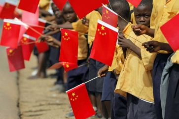 africanos-banderas-chinas