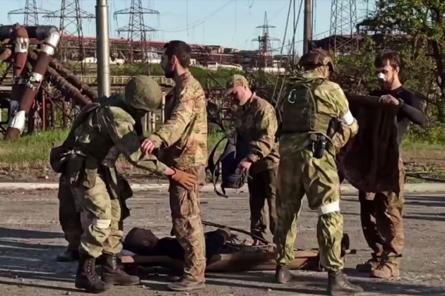Rendición militares ucranianos en la planta de Azovstahl