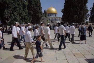Colonos israelíes en la Mezquita de Al-Aqsa
