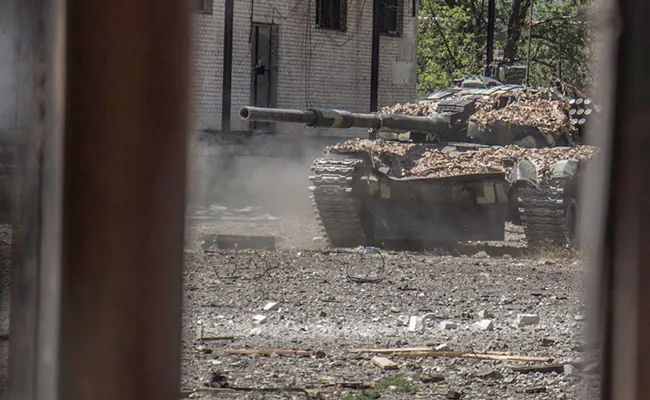 tanque-ruso-lisichansk