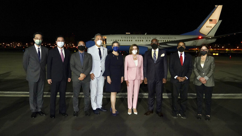 Nancy Pelosi a su llegada a Taiwán