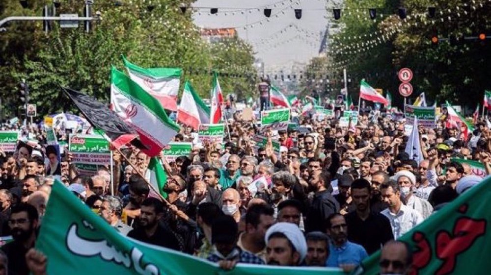 Manifestación en Mashhad en apoyo a la República Islámica