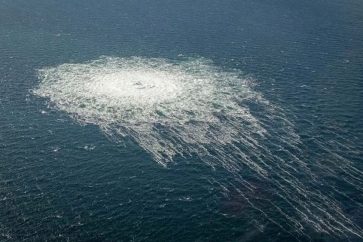 Burbujas en la superficie del mar tras el sabotaje a los gasoductos Nord Stream