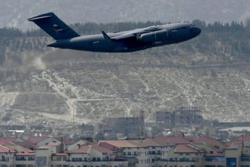 Avión estadounidense abandona Afganistán en agosto de 2021