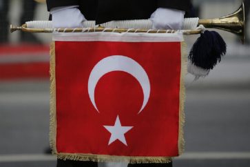 militar-bandera-turca