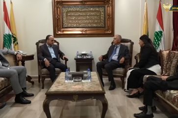 El jefe del Departamento de Relaciones Árabes e Internacionales de Hezbolá, Sayyed Ammar Musawi y el nuevo embajador de Francia en el Líbano, Hervé Magro.