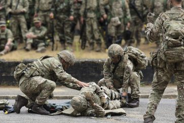Militares británicos entrenando a soldados ucranianos