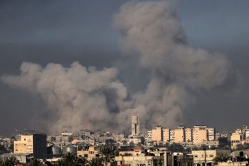 Bombardeo israelí en Jan Yunis