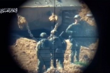 soldados-israelies-apuntados-por-francotirador