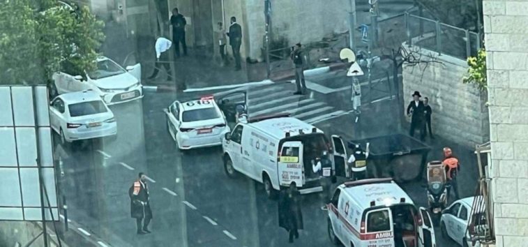  <a href="https://spanish.almanar.com.lb/960082">Tres colonos israelíes heridos en un ataque con un vehículo en Al-Quds</a>