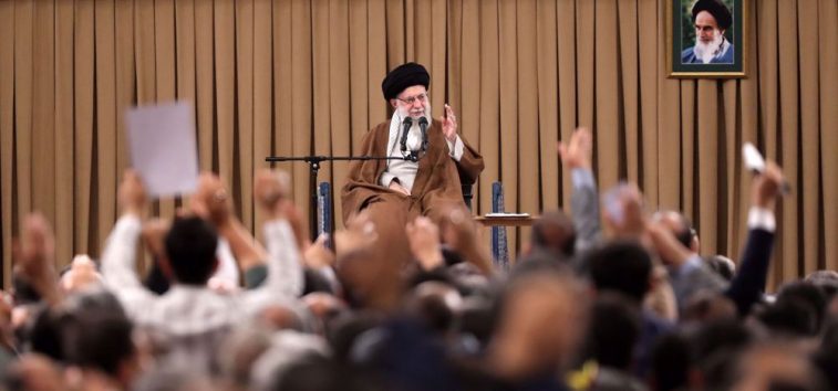  <a href="https://spanish.almanar.com.lb/961963">Sayyed Jamenei: El progreso de Irán en el sector armamentista es un ejemplo de cómo convertir las sanciones y las hostilidades en oportunidades</a>