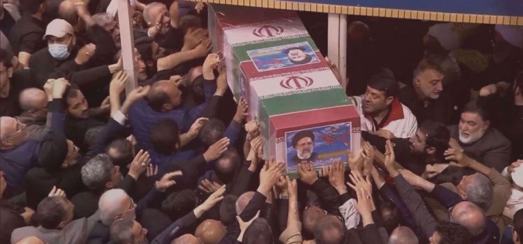  <a href="https://spanish.almanar.com.lb/983809">Millones de personas se despiden del presidente Raisi y de sus compañeros en Teherán: Vídeo</a>