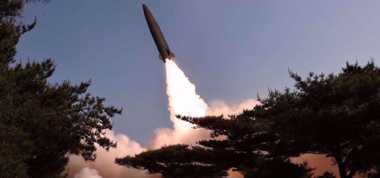  <a href="https://spanish.almanar.com.lb/980047">Corea del Norte prueba misil con sistema de navegación autónomo</a>
