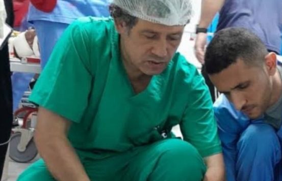  <a href="https://spanish.almanar.com.lb/968508">La ocupación israelí asesinó bajo tortura al icónico cirujano de Gaza Dr. Adnan Al-Bursh</a>