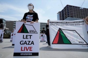 En la imagen, fechada el 25 de junio de 2024, manifestantes en Seúl piden fin del genocidio en Gaza. (foto: Almayadeen)