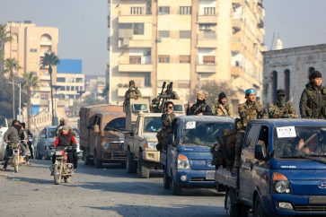 Militantes sirios entran en Hama