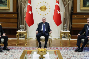 Erdogan con el primer ministro kurdo iraquí, Masrur Barzani