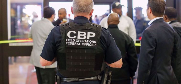  <a href="https://spanish.almanar.com.lb/1175110">Reino Unido y Alemania emiten una “advertencia de viaje” para pasajeros con destino a EEUU en medio del aumento de detenciones y deportaciones</a>