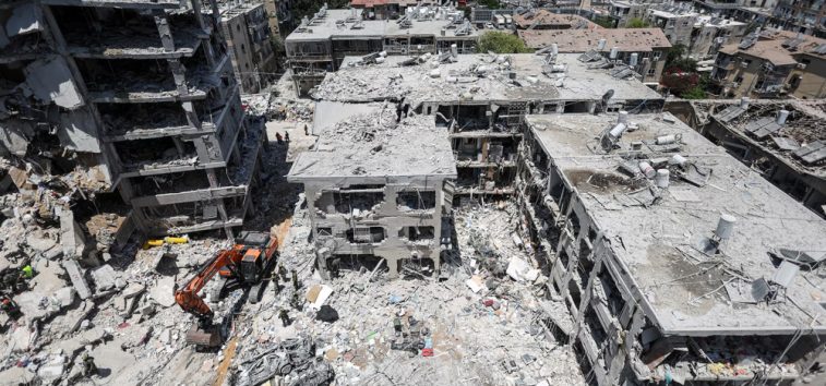  <a href="https://spanish.almanar.com.lb/1238041">La ciudad de Bat Yam se parece a Gaza tras el ataque con misiles de Irán contra “Israel”, según medios hebreos</a>