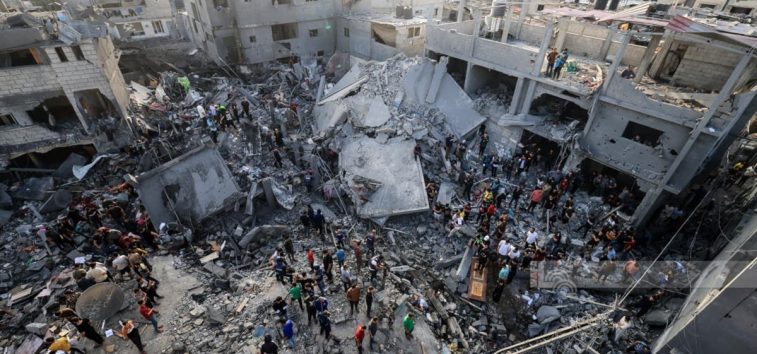  <a href="https://spanish.almanar.com.lb/1231452">Gaza: Decenas de mártires en nuevas masacres cometidas por las fuerzas de ocupación en varias zonas de la Franja</a>