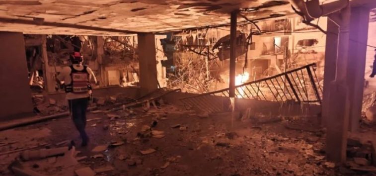  <a href="https://spanish.almanar.com.lb/1226986">Un ataque con misiles y drones iraníes impacta profundamente en los territorios ocupados: muertos, más de 200 heridos y destrucción masiva</a>