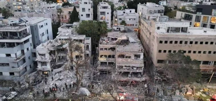  <a href="https://spanish.almanar.com.lb/1227701">Al anunciar una nueva fase de ataques más poderosos, los Guardias de la Revolución atacaron los sistemas de comando y control de la ocupación</a>
