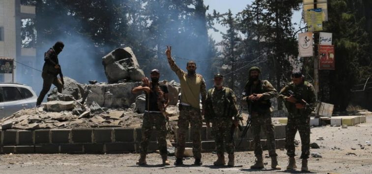  <a href="https://spanish.almanar.com.lb/1247446">Se reanudan los combates en Suweida en medio de ataques e incursiones israelíes</a>