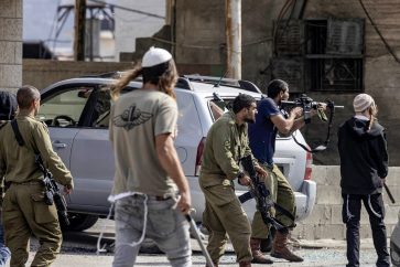 colonos-soldados-israelies-cisjordania
