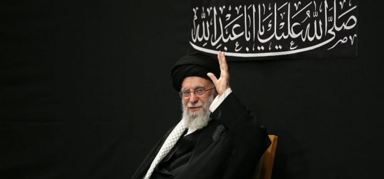  <a href="https://spanish.almanar.com.lb/1240923">Vídeo | El Imam Jamenei asiste a la conmemoración de la Ashura en Teherán</a>