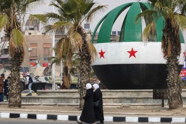plaza-siria-bandera